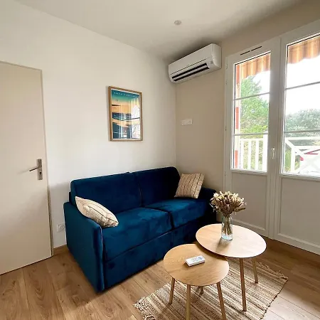 2 Pieces Avec Terrasse Daire